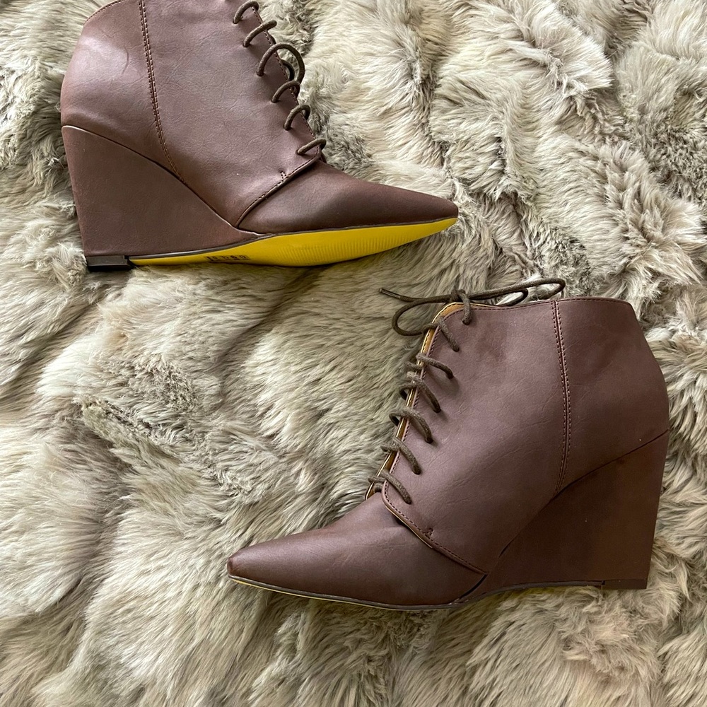 Brown pointed toe lace up wedges